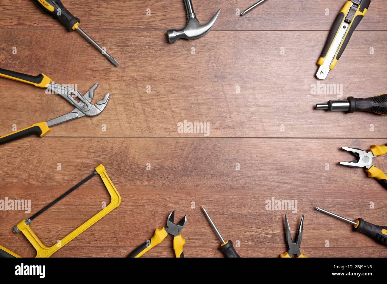 Outils sur un fond en bois Banque D'Images