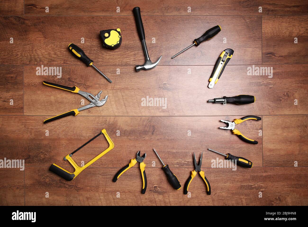 Outils sur un fond en bois Banque D'Images