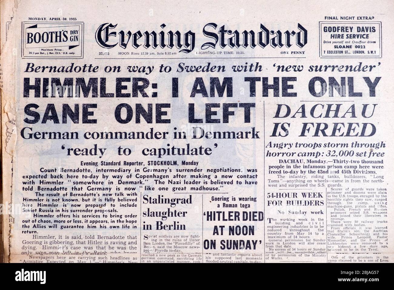 Le journal Evening Standard a publié le titre « Himmler: Je suis le seul « commandant allemand de Sane One Left » au Danemark prêt à capituler » Londres Royaume-Uni 30 avril 1945 Banque D'Images