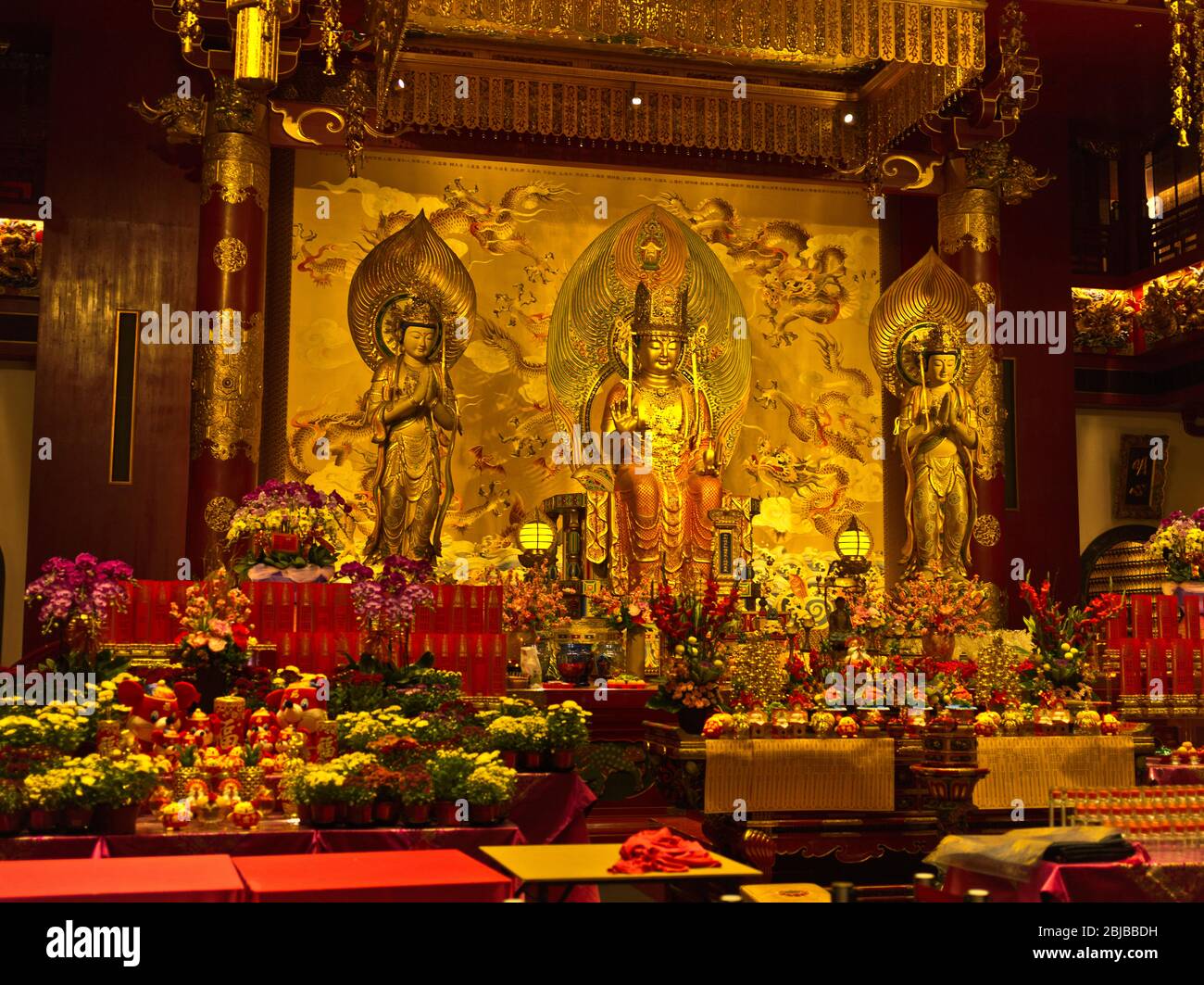 dh Buddha Tooth Relic Temple CHINATOWN AUTELS de SINGAPOUR intérieur bouddhiste temples musée du patrimoine de l'extrême-orient bouddhisme Banque D'Images