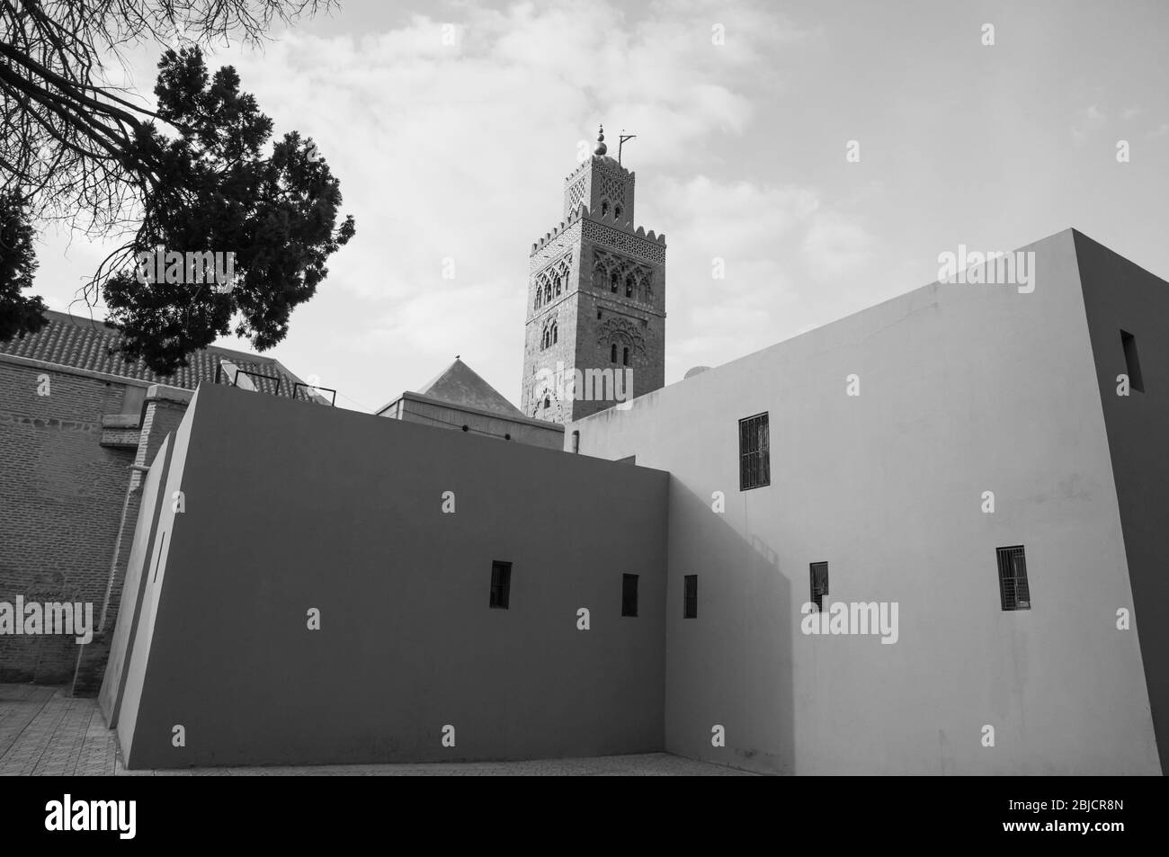 Mur à koutoubia; Marrakech; Maroc; noir et blanc Banque D'Images
