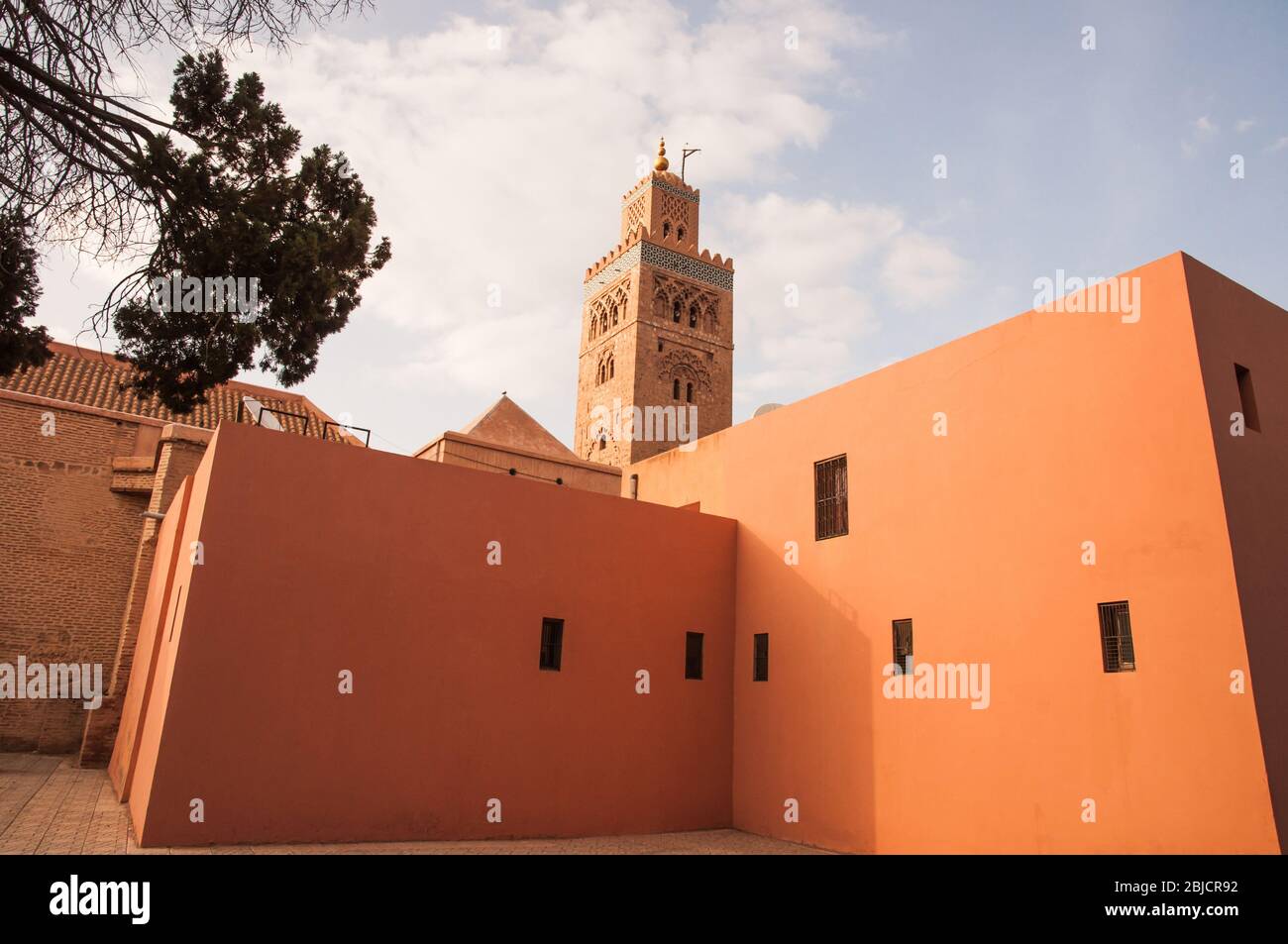 Mur de couleur ocre à koutoubia; Marrakech; Maroc Banque D'Images