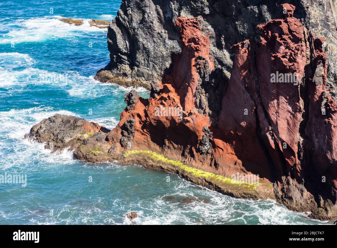 Surfez sur les rochers à Sai Lourenco ; Madère Banque D'Images