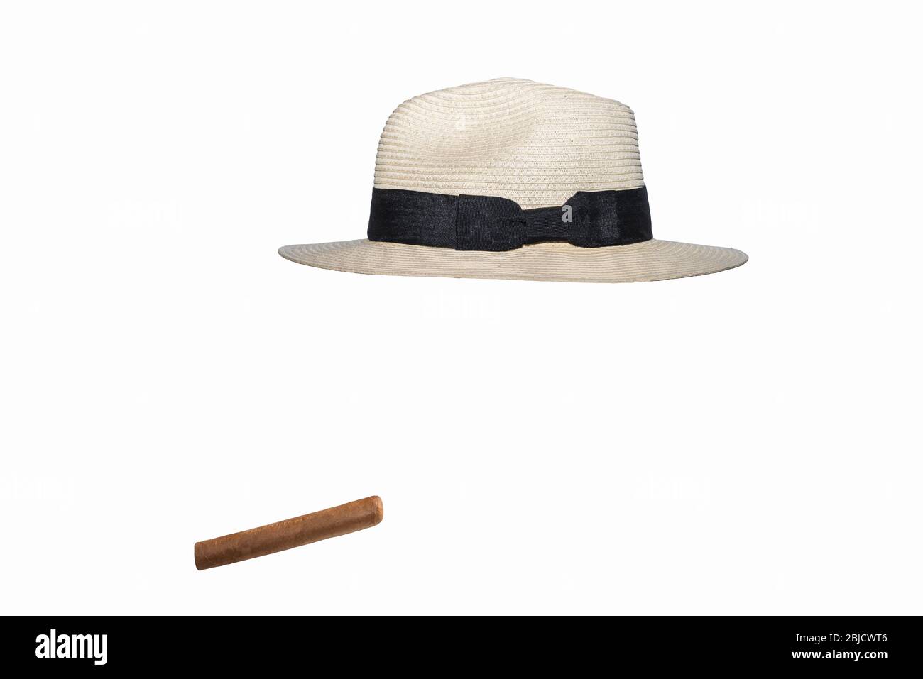 Chapeau de Panama, concept de cigare : homme invisible, homme moderne, mode, homme du monde, élégant, riche, fase, chic, frais, exotique, creux, transparent. Banque D'Images