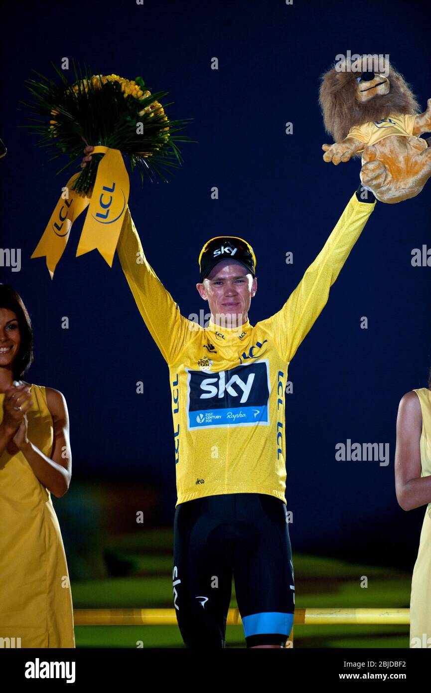 21.07.2013 Paris, France. Chris Froome sur le podium après la phase 21 du Tour de France Versailles à Paris. Banque D'Images