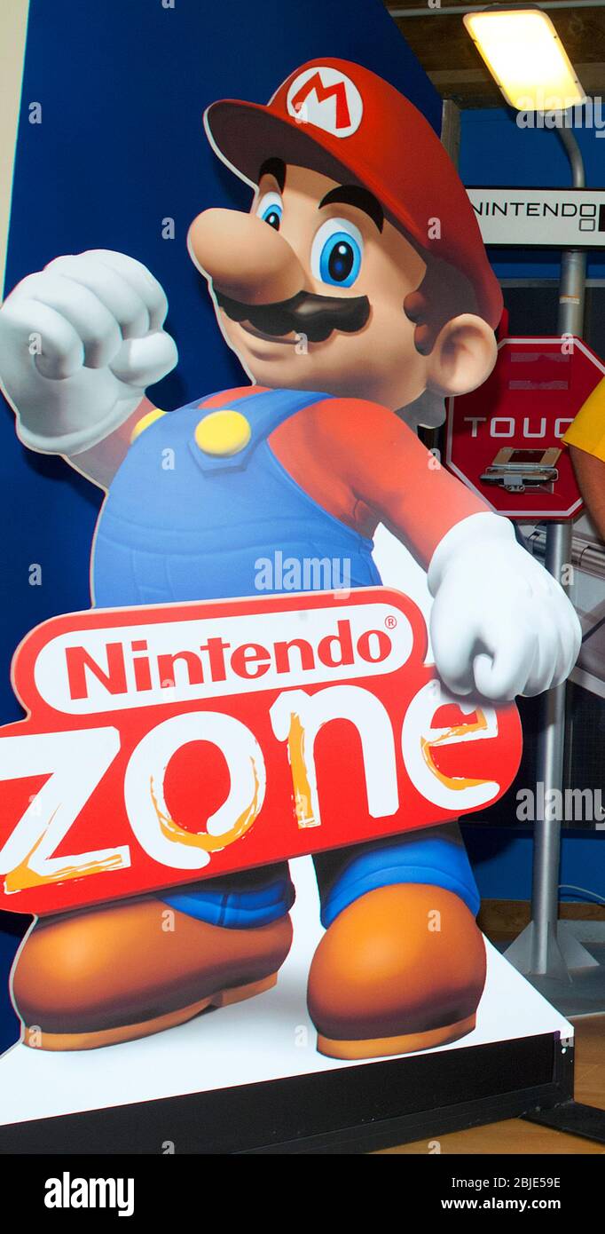 Mario bros Banque de photographies et d’images à haute résolution - Alamy