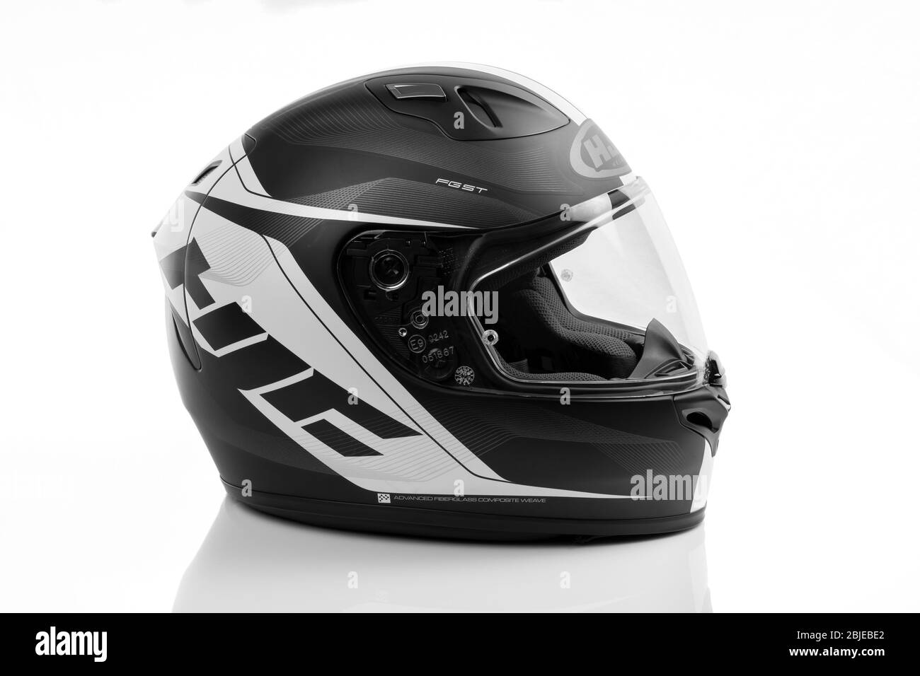 Casque intégral pour moto HJC FG-ST Crono MC-5SF. En fibre de verre composite avancée. Photo prise le 04-29-2020 à Madrid, Espagne. Banque D'Images