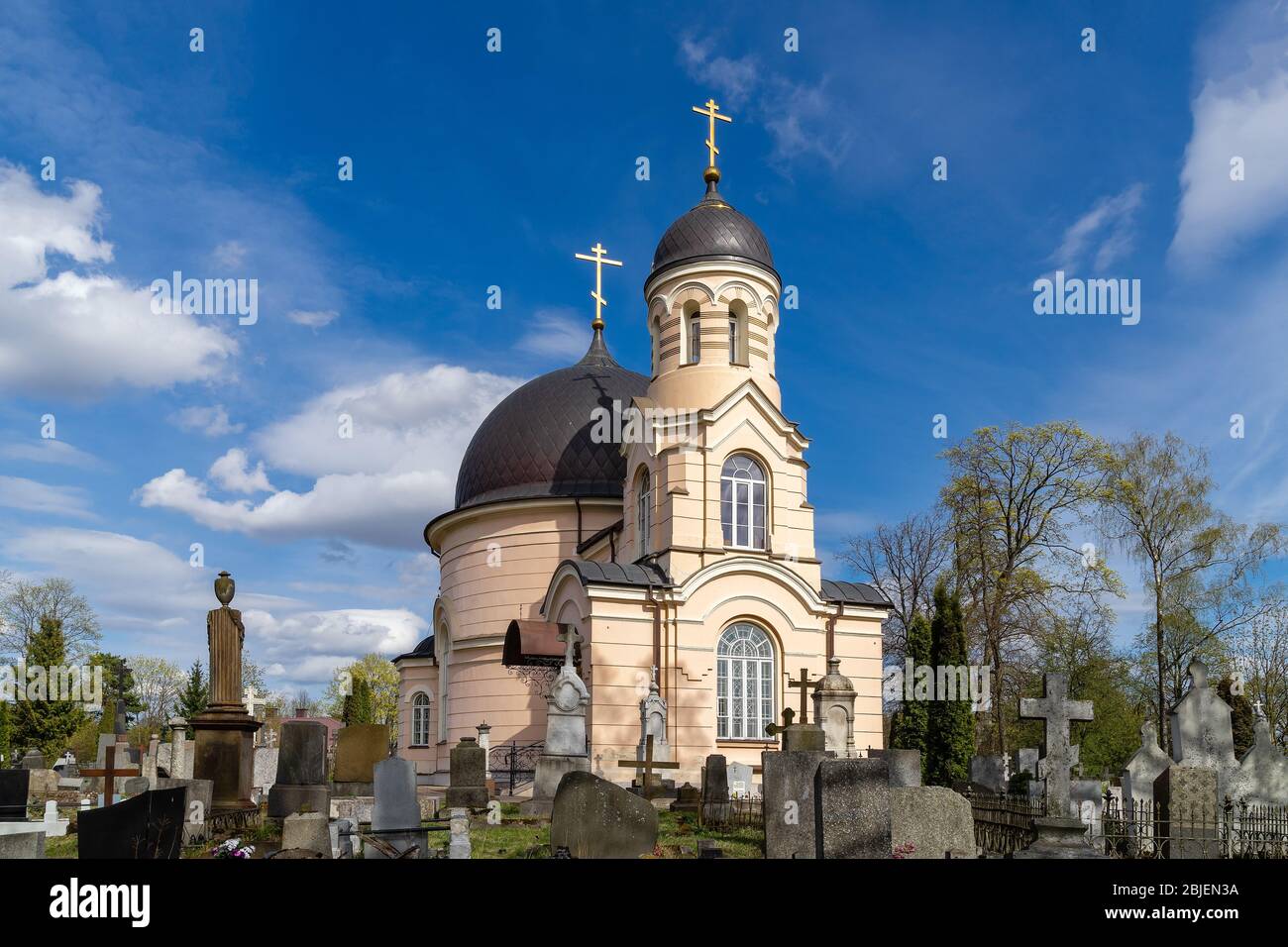 Église orthodoxe de Saint Euphroxe de Polotsk (construite en 1838) à Vilnius, en Lituanie, cimetière de Liepkalnis (Euphrosyne), fondée en 1795 Banque D'Images