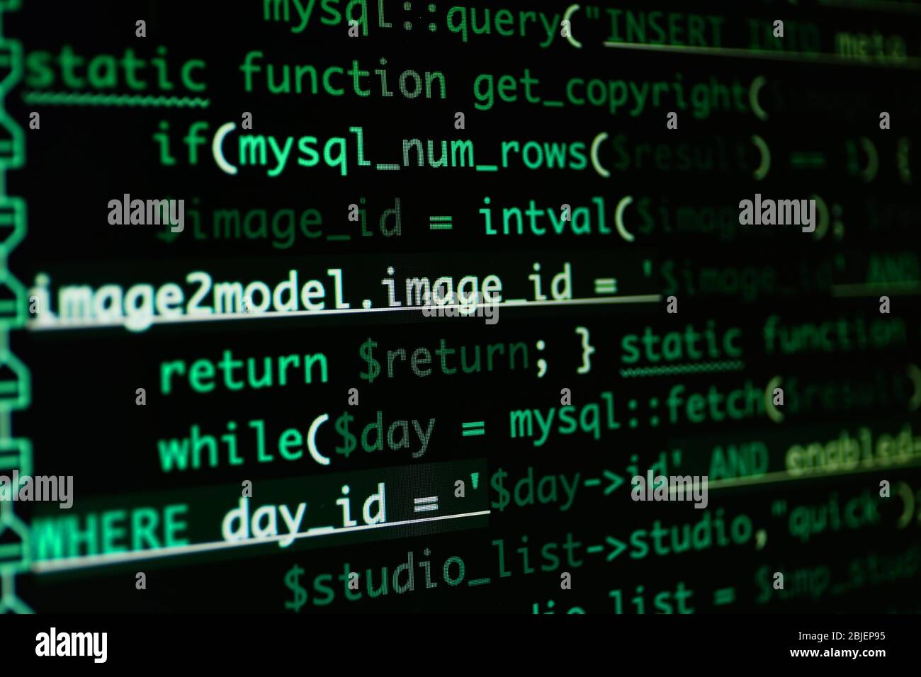 Code de script sur le moniteur, clôture. Concept de développement de logiciels Banque D'Images