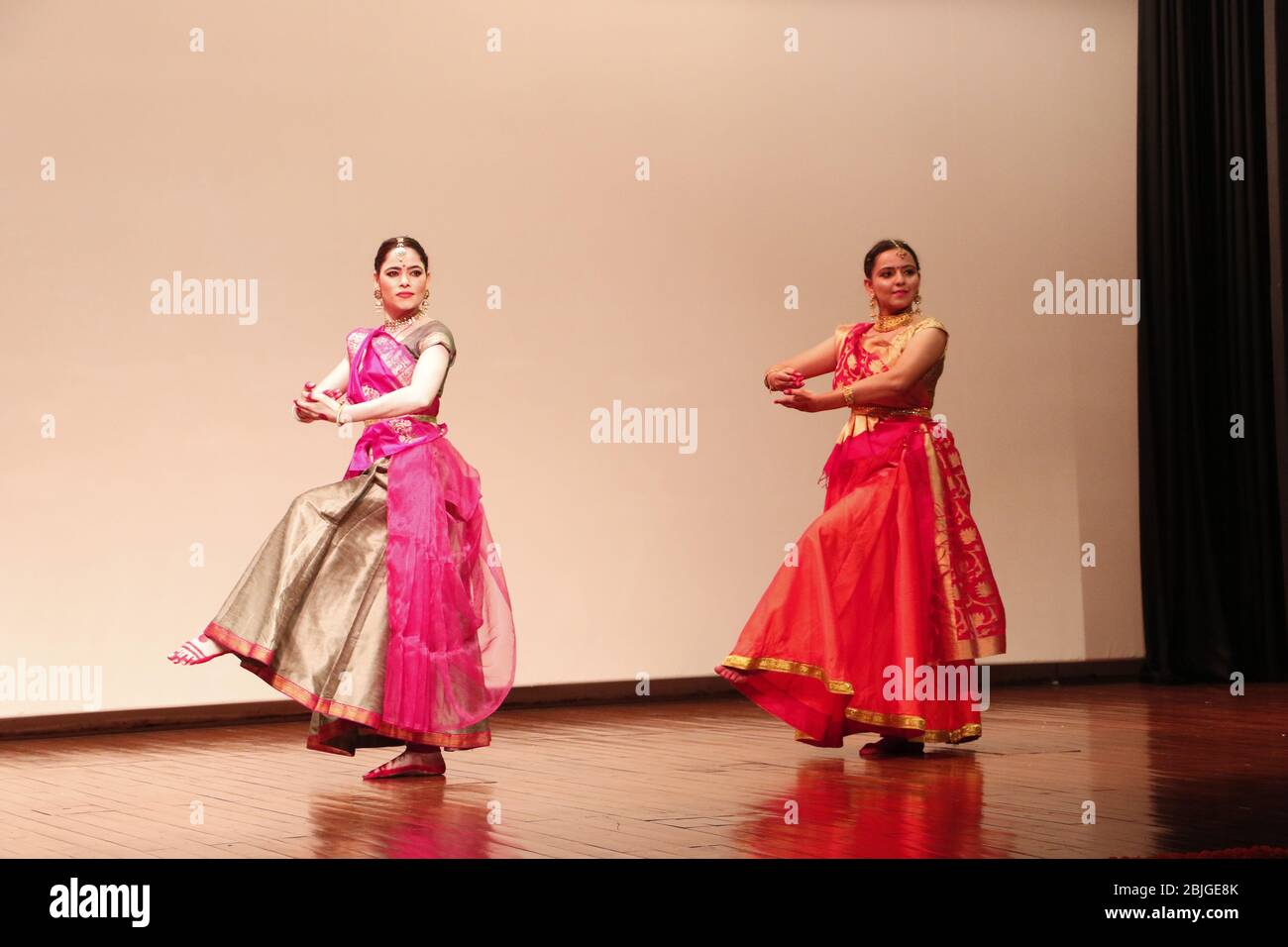 Delhi / Inde - octobre 2019: Danse classique indienne Kathak à New Delhi, Inde Banque D'Images