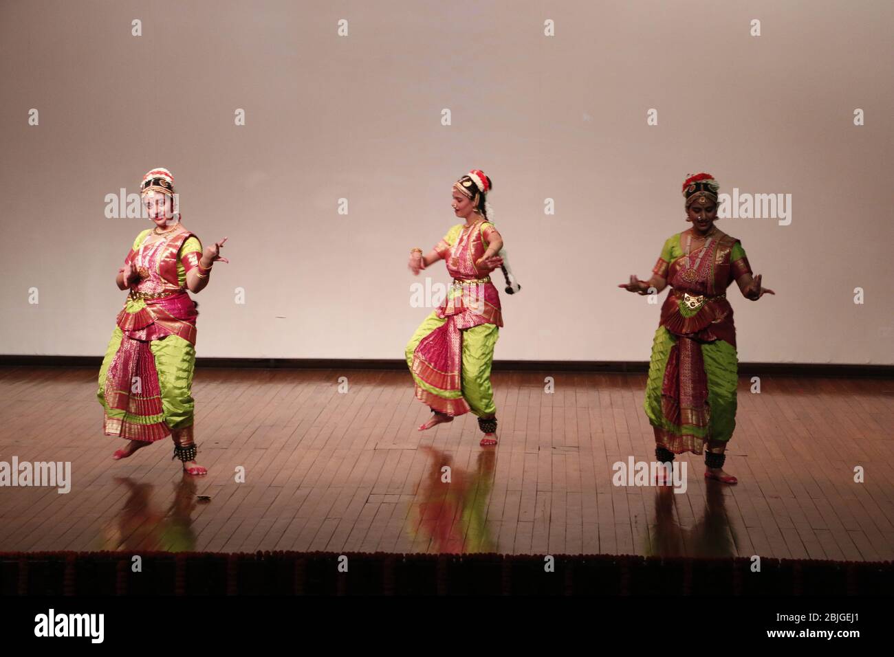 Delhi / Inde - octobre 2019: Danse classique indienne Kathak à New Delhi, Inde Banque D'Images