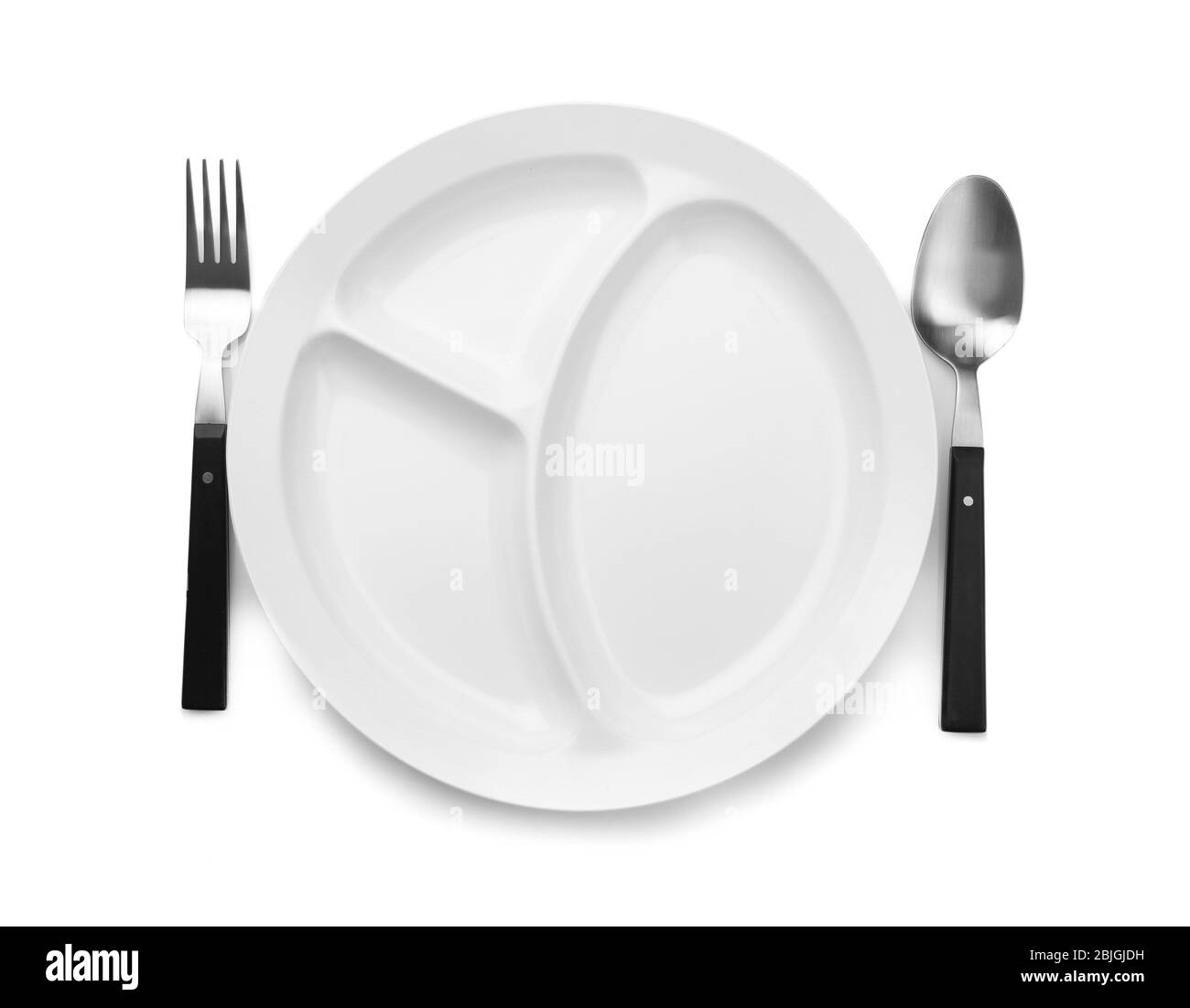 Videz le plateau de service pour les aliments sur fond blanc. Concept de déjeuner scolaire Banque D'Images