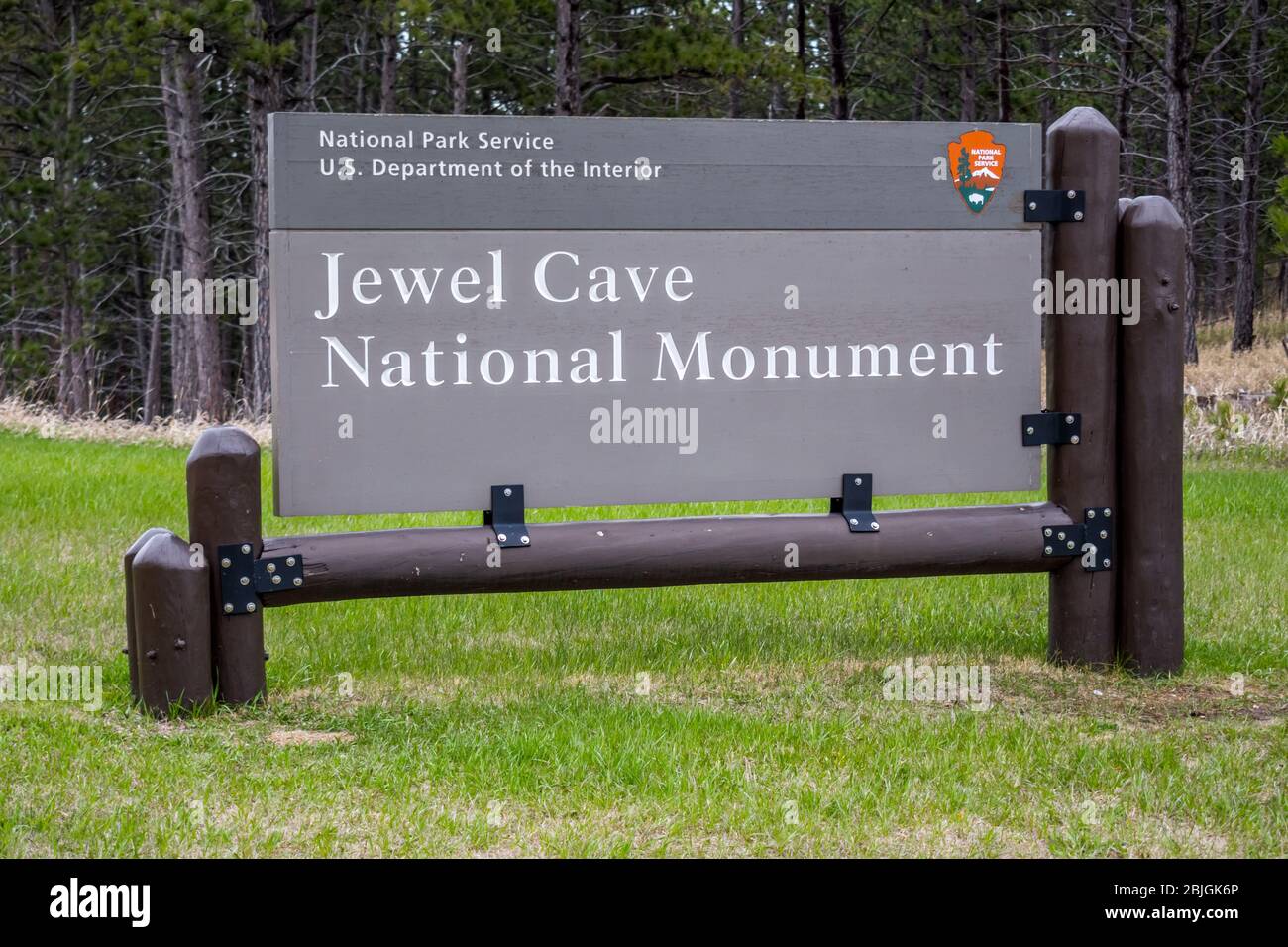 Jewel Cave NM, SD, USA - 19 mai 2019: Une pancarte accueillante au point d'entrée du parc Preserve Banque D'Images