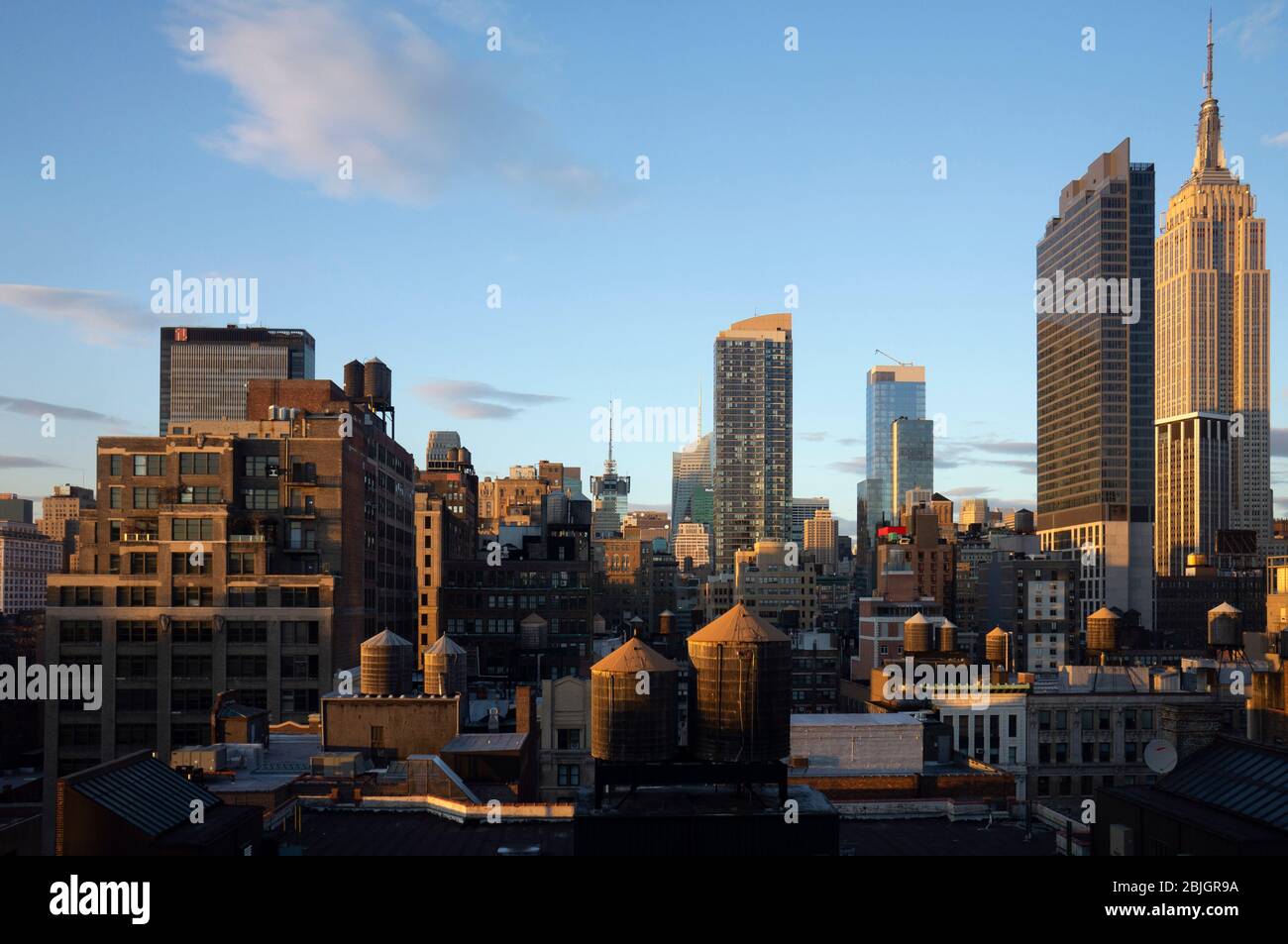 Vue sur les toits de Midtown, Manhattan vers les gratte-ciel Banque D'Images