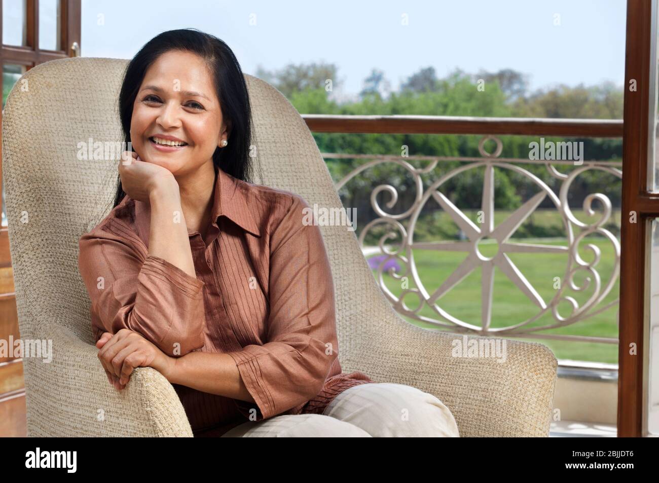Portrait d'une vieille femme smiling Banque D'Images