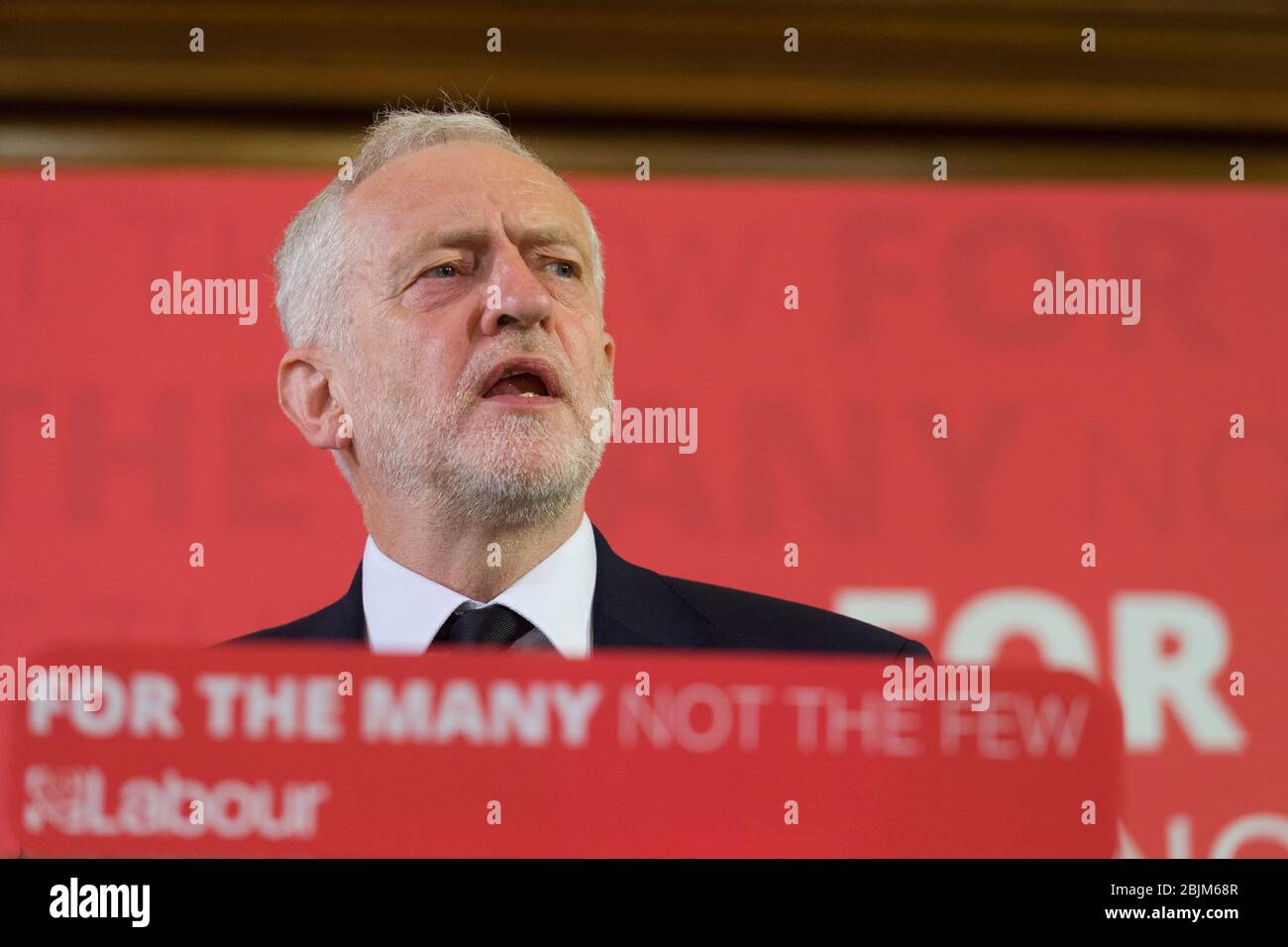 Jeremy Corbyn le leader travailliste reprend sa campagne aux élections générales britanniques après le lundi dernier terroriste à Manchester. M. Corbyn a donné un spea Banque D'Images