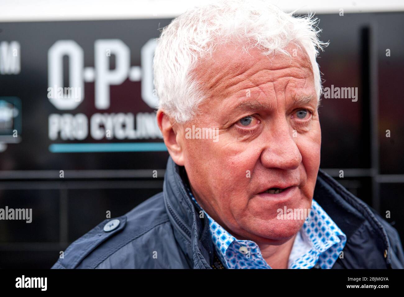 07.07.2014 York, Angleterre. Le début du Tour de France étape 2. De York à Sheffield. Patrick Lefevere parle aux journalistes. Banque D'Images