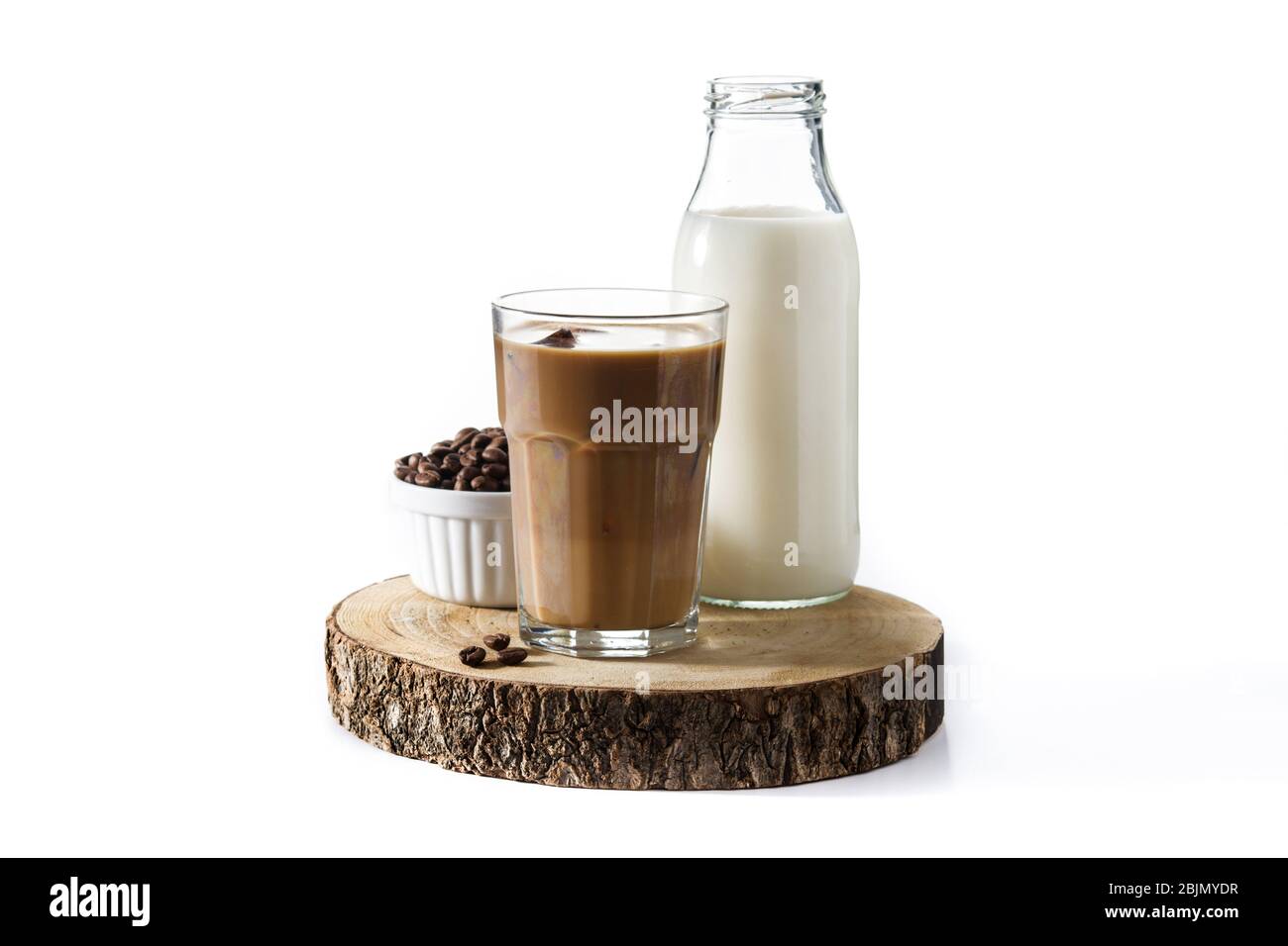 Café glacé ou Latte à la caffe dans un grand verre sur une table en bois Banque D'Images