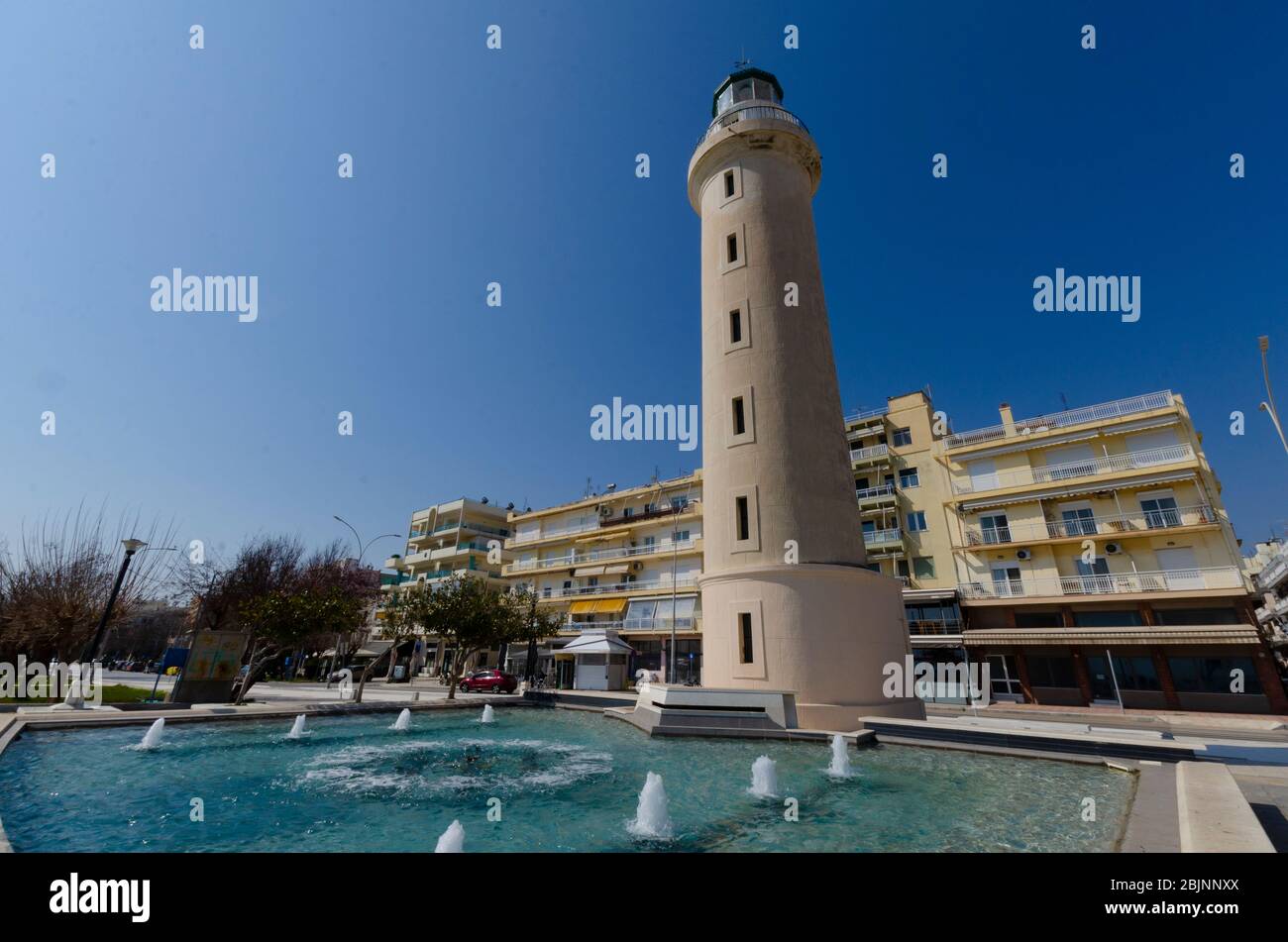 Le célèbre phare sur la promenade dans la ville côtière nord d'Alexandrúpoli Evros Grèce Banque D'Images