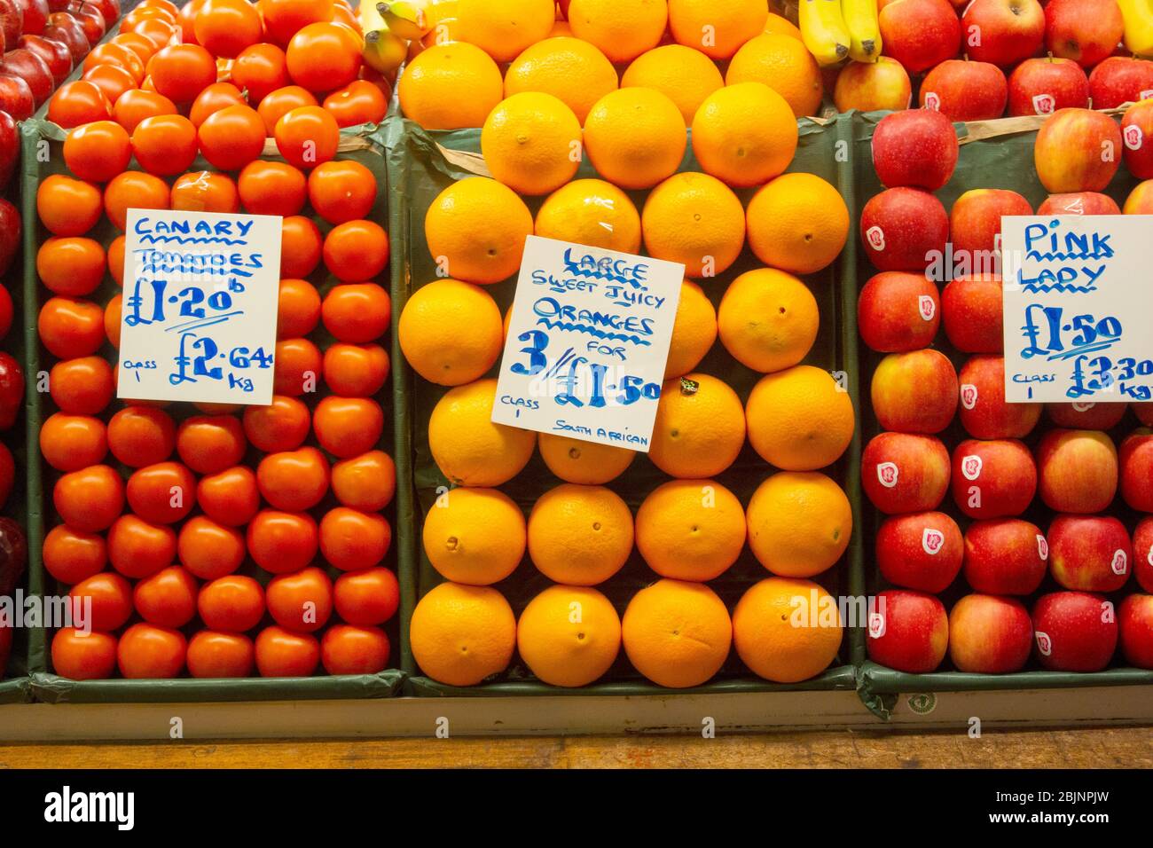 Fruits à vendre sur un marché de décrochage, HUDDERFIELD, Royaume-Uni. Banque D'Images