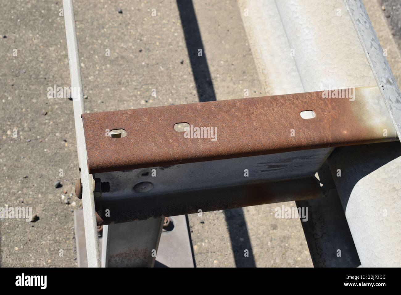 L'Autobahn, vide et endommagé comme rarement vu Banque D'Images