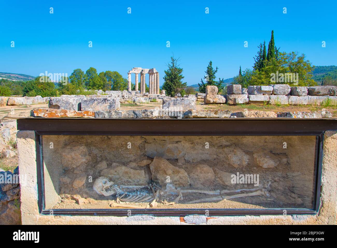 Site archéologique de Nemea en Grèce. Un squelette d'une femme âgée de plus de 2000 ans a été trouvé dans une excavation dans la région Banque D'Images