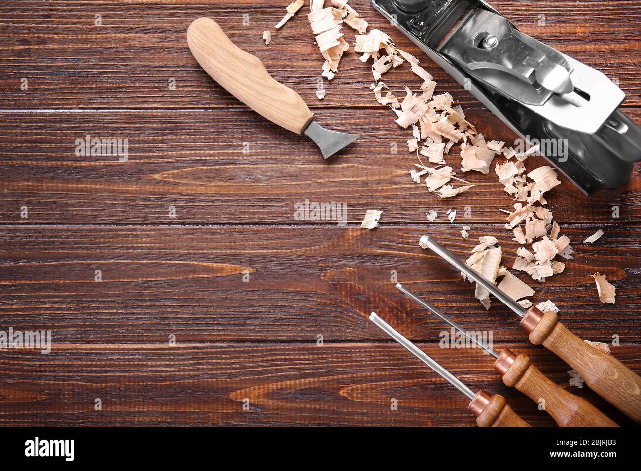 Outils de Carpenter sur table en bois Banque D'Images