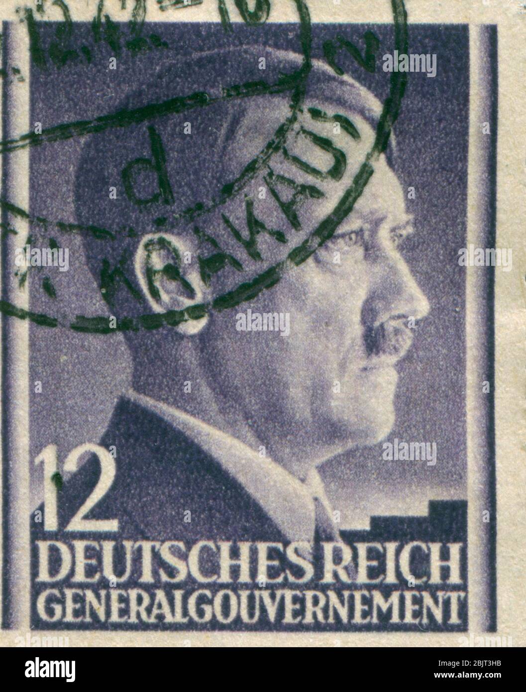 Allemagne - VERS 1942 : un timbre imprimé en Allemagne montre portrait d'Adolf Hitler Banque D'Images