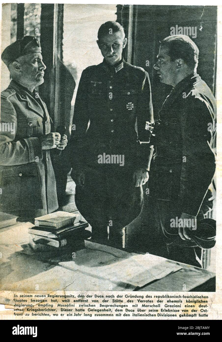 Allemagne, circa 1943 : Mussolini est indiqué sur un Nazi de propagande Die Wehrmacht, circa 1943 Banque D'Images