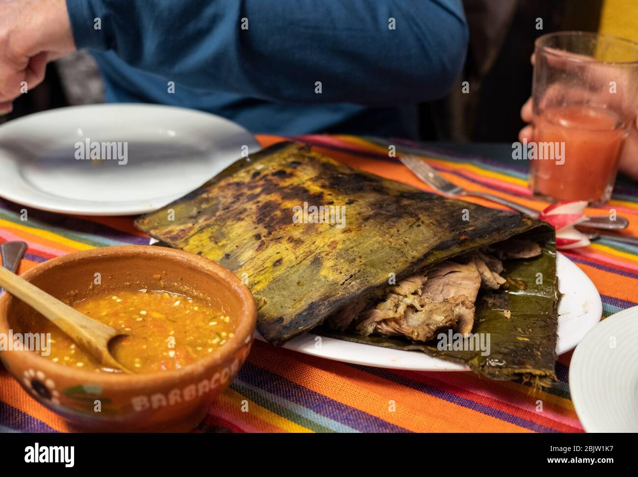Agneau à la feuille de banane, restaurant typique de Barbacoa 'El Hidalguense' à Condessa, Mexico, Mexique Banque D'Images