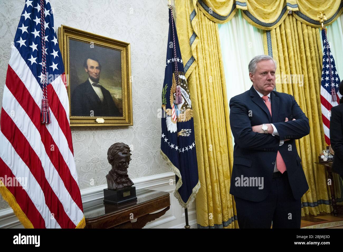 Washington, États-Unis. 30 avril 2020. Le chef de cabinet Mark Meadows se présente comme président Donald Trump rencontre le gouverneur du New Jersey, Phil Murphy, au Bureau ovale de la Maison Blanche, le jeudi 30 avril 2020. Pool photo par Doug Mills/UPI crédit: UPI/Alay Live News Banque D'Images