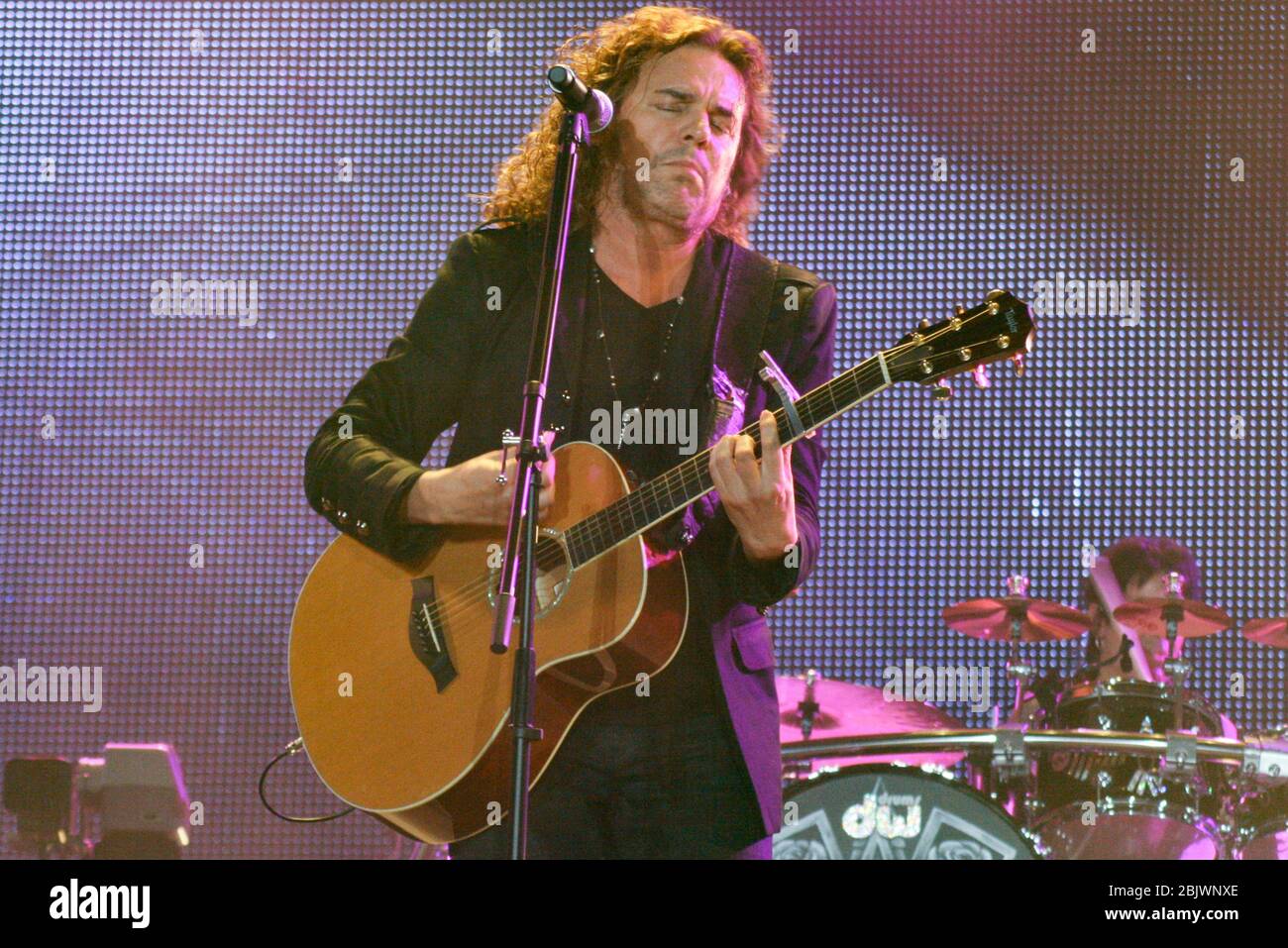 RIO DE JANEIRO 01.10.2011: Fher Olvera avec Mana se produit à la veille principale de Rock à Rio IV, le sixième jour du festival (Néstor J. Beremblum) Banque D'Images