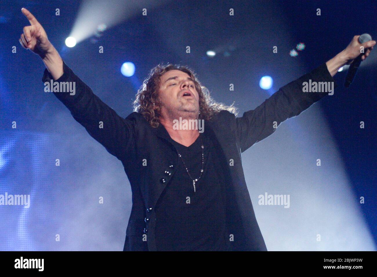 RIO DE JANEIRO 01.10.2011: Fher Olvera avec Mana se produit à la veille principale de Rock à Rio IV, le sixième jour du festival (Néstor J. Beremblum) Banque D'Images