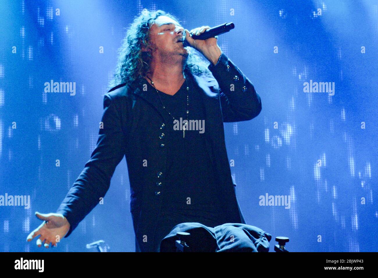 RIO DE JANEIRO 01.10.2011: Fher Olvera avec Mana se produit à la veille principale de Rock à Rio IV, le sixième jour du festival (Néstor J. Beremblum) Banque D'Images