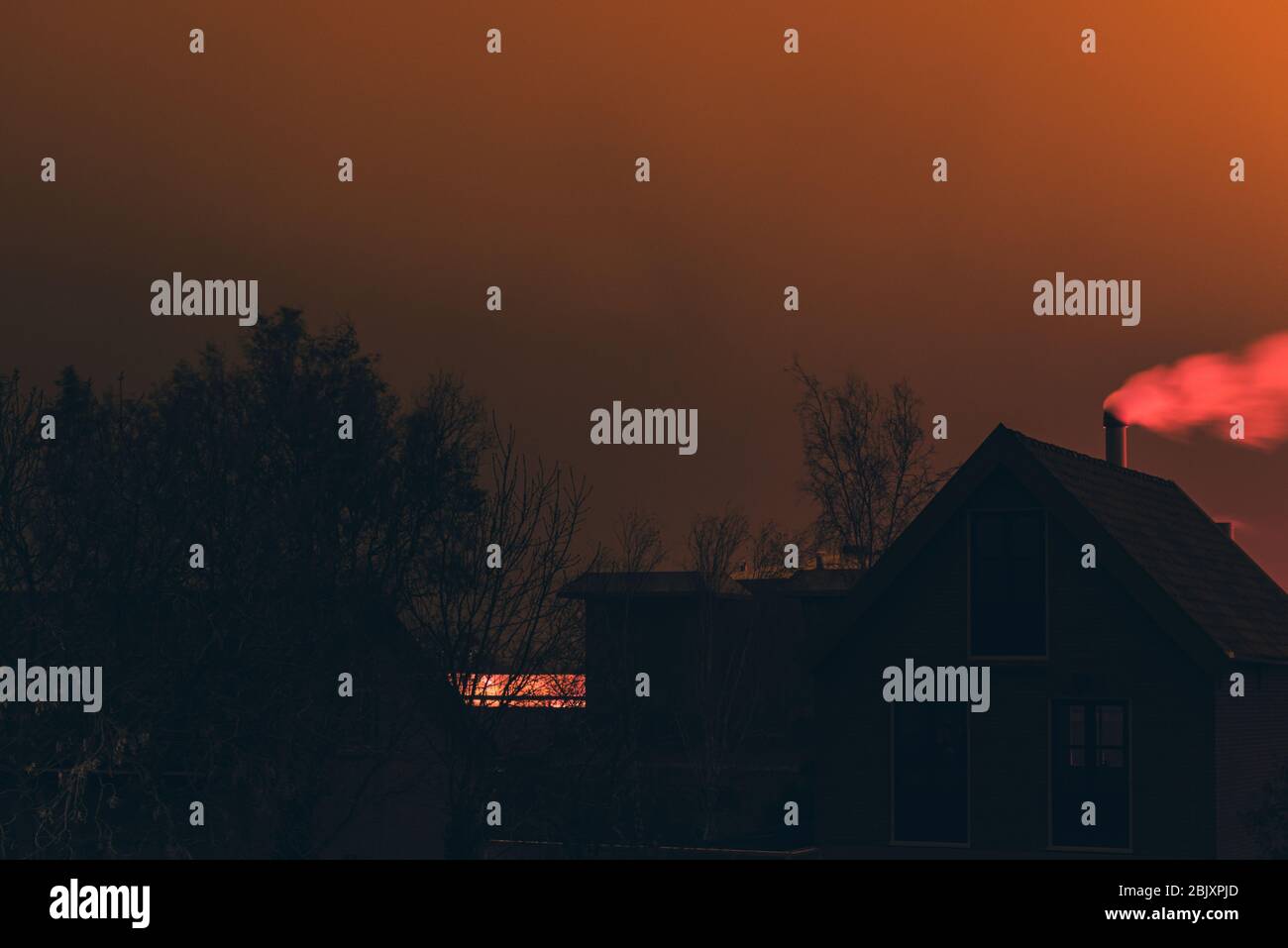 Photo d'art d'une pollution lumineuse de fin de nuit aux Pays-Bas Banque D'Images