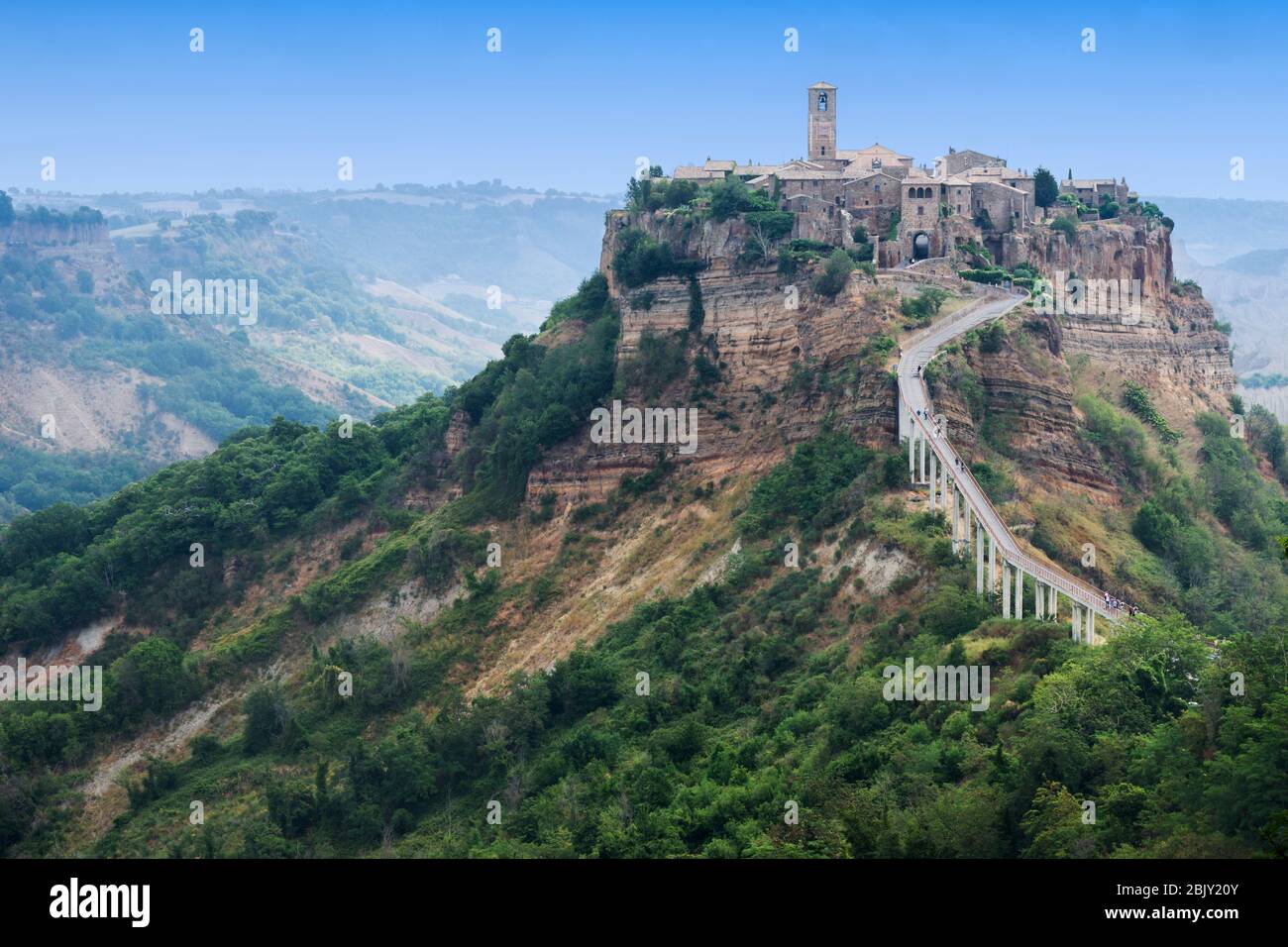 Cività di Bagnororigio, Civita Bagno, un ancien village étrusque perché au sommet du rocher volcanique de tufta dans le sud de la Toscane, s'érode lentement. Le o Banque D'Images