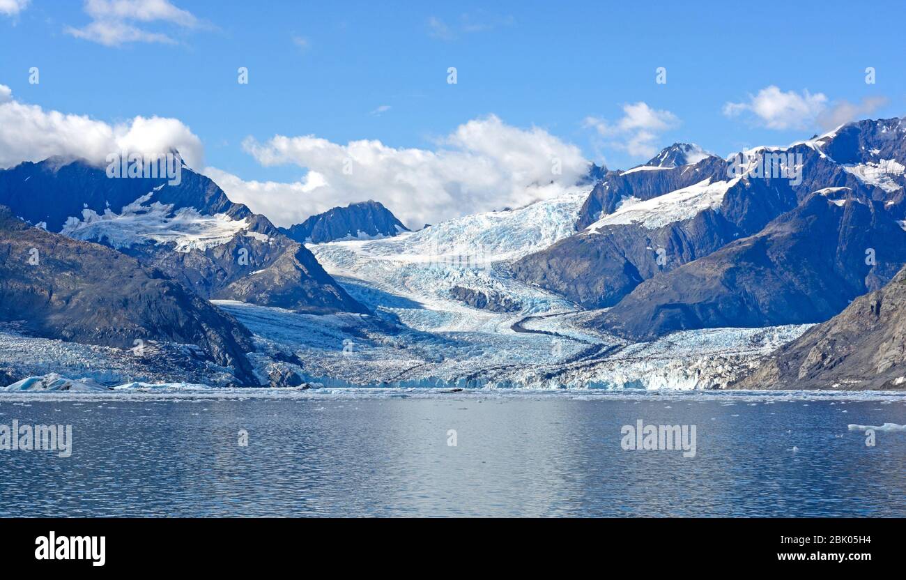 Labyrinthe de la West Arm du glacier Columbia, menant à la mer en Alaska Banque D'Images