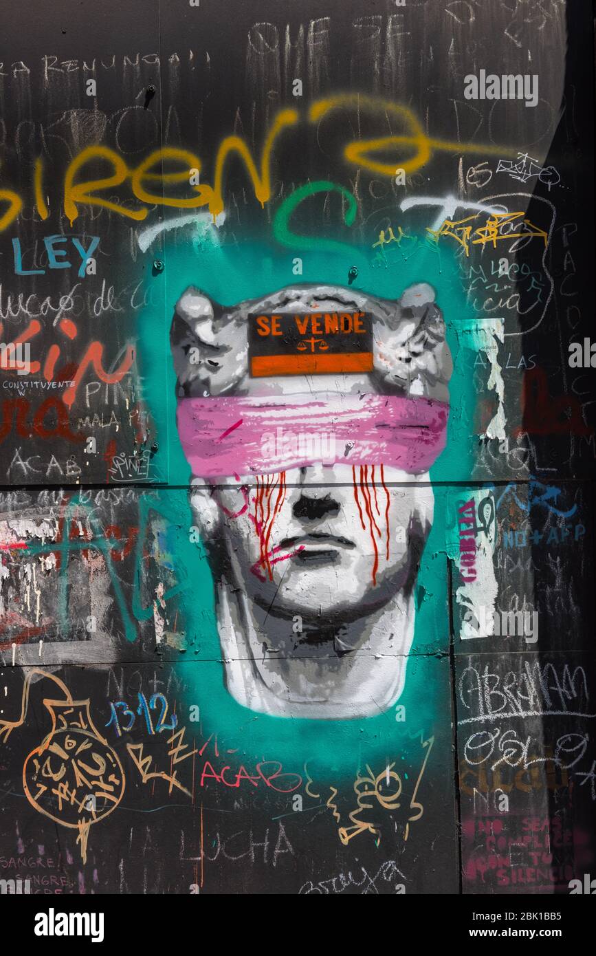 Graffiti, art de rue dans la vieille ville historique de Valparaiso. Chili Banque D'Images