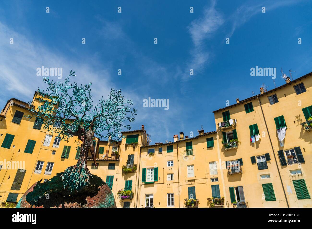 De nombreuses maisons traditionnelles colorées à l'ancienne architecture italienne. Banque D'Images