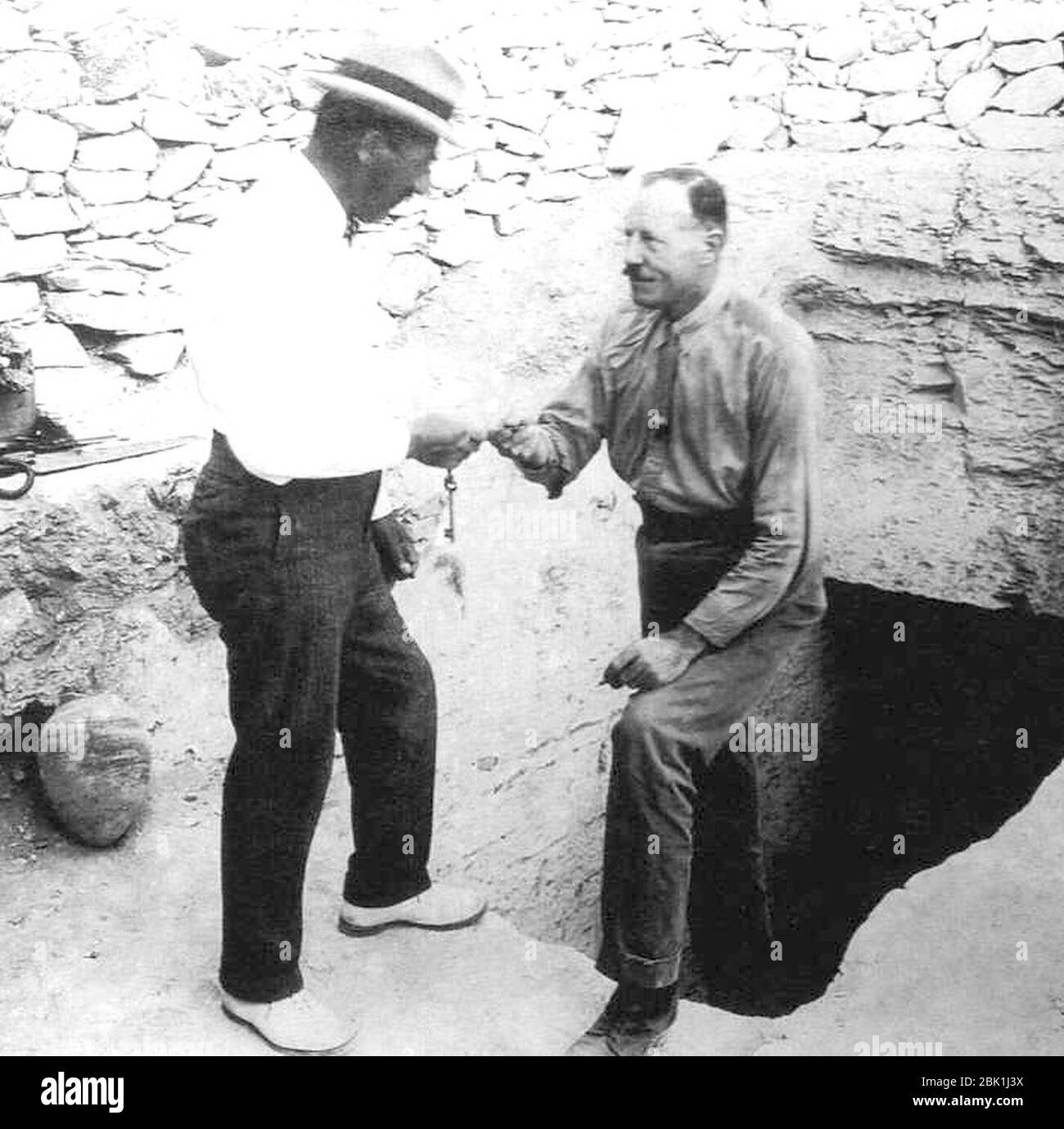 Howard carter and lord carnarvon Banque de photographies et d’images à