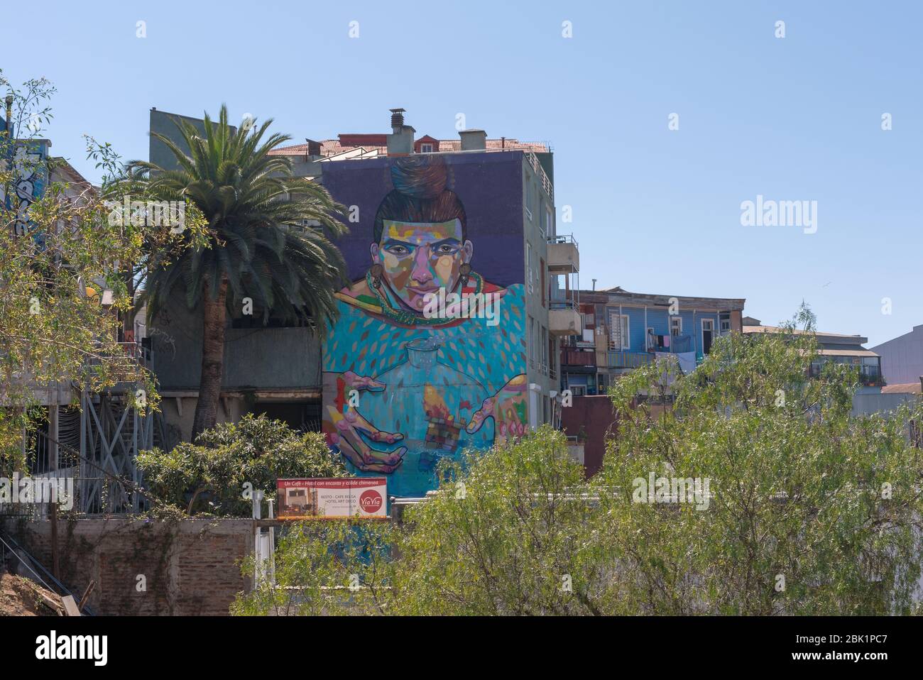 Graffiti, art de rue dans la vieille ville historique de Valparaiso. Chili Banque D'Images