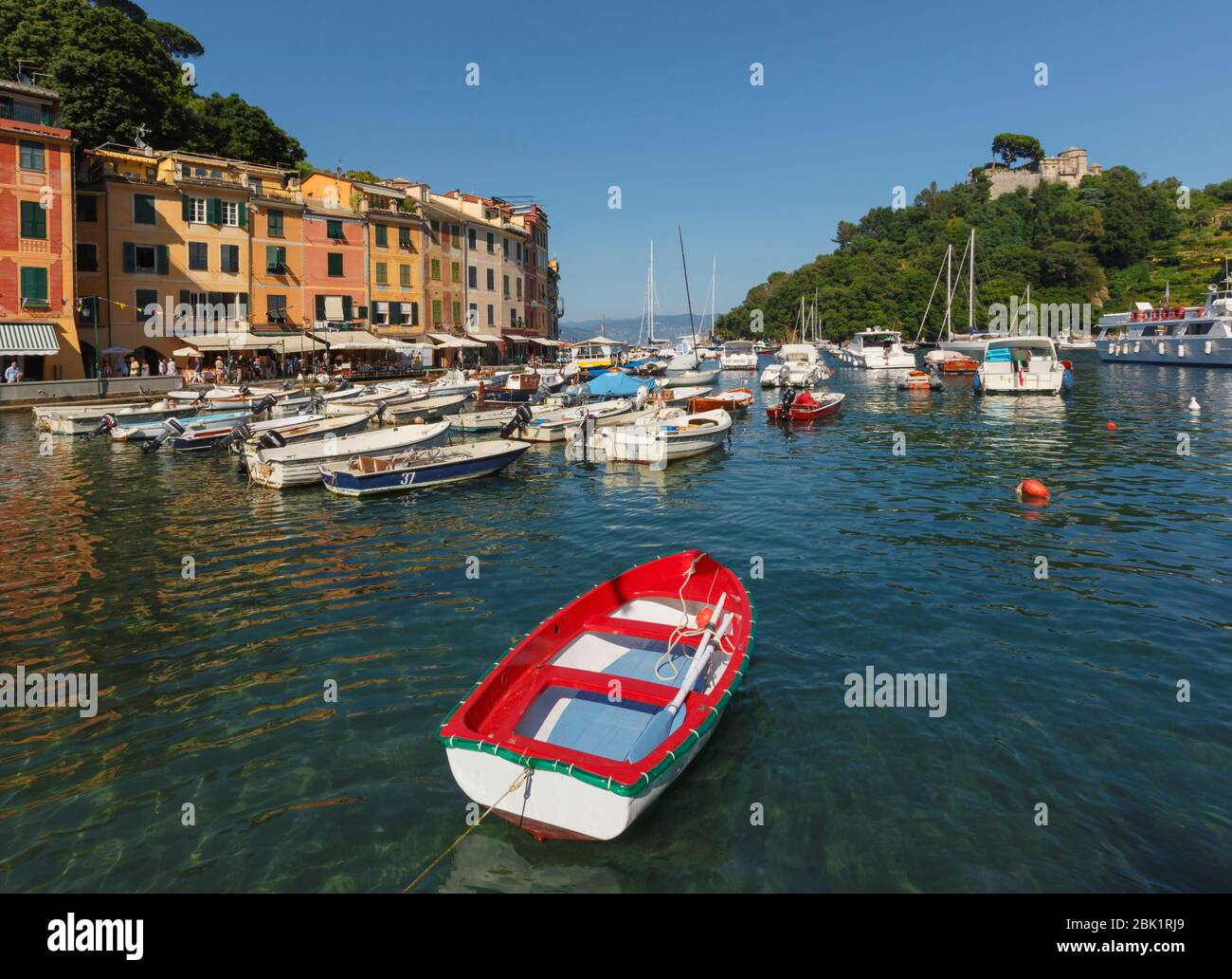 Portofino, province de Gênes, Riviera italienne, Italie. Le port. Banque D'Images