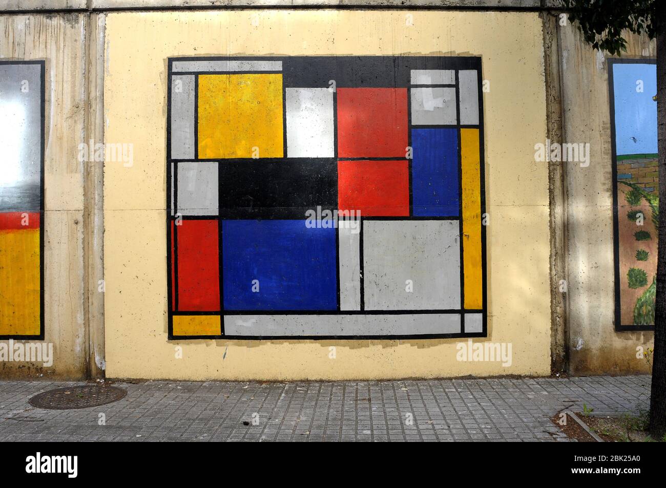 Piet Mondrian peinture sur le mur de rue, l'art de rue , célèbre peinture, Barcelone Banque D'Images