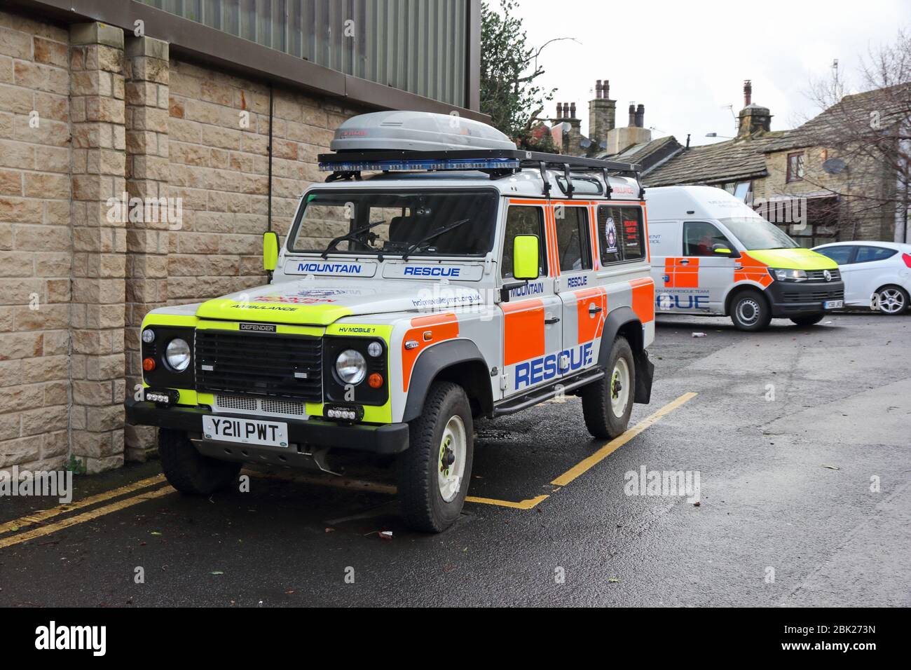 Des véhicules de secours en montagne assistent aux inondations à Mytholmroyd le 9 mars 2020 Banque D'Images