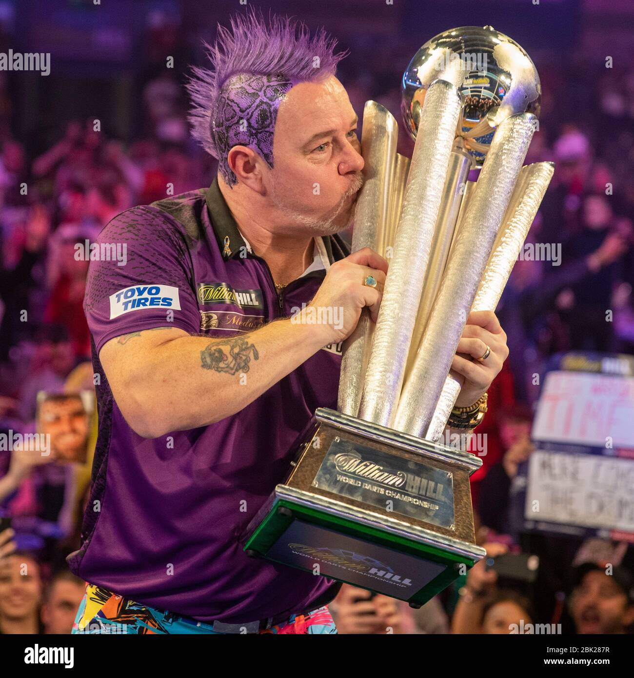 01-01-2020 Peter Wright remporte le championnat du monde du PDC 2020 in Alexandra Palace contre Michael van Gerwen Banque D'Images