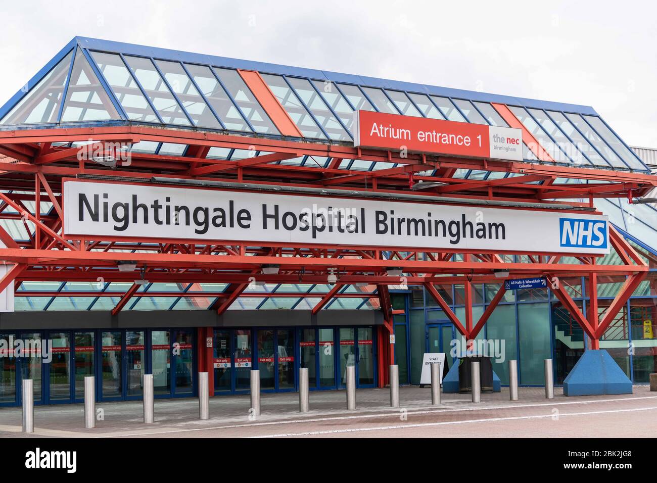 Birmingham, Royaume-Uni. 01 mai 2020. Entrée secondaire de l'hôpital NHS Nightingale. Crédit: Adriano Ribeiro/Alay Live News Banque D'Images