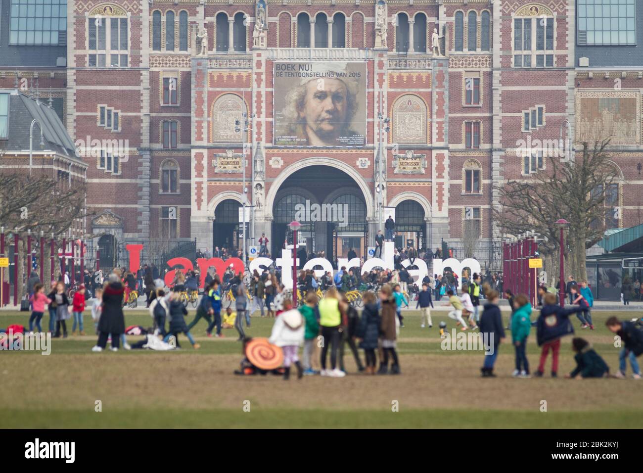 Façade Rijksmuseum en 2015 au Museumplein à Amsterdam, Pays-Bas. Banque D'Images