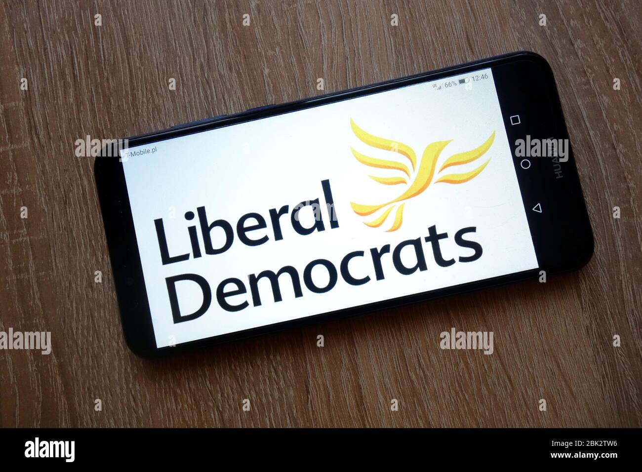 Logo du parti politique libéral-démocrate affiché sur le smartphone Banque D'Images