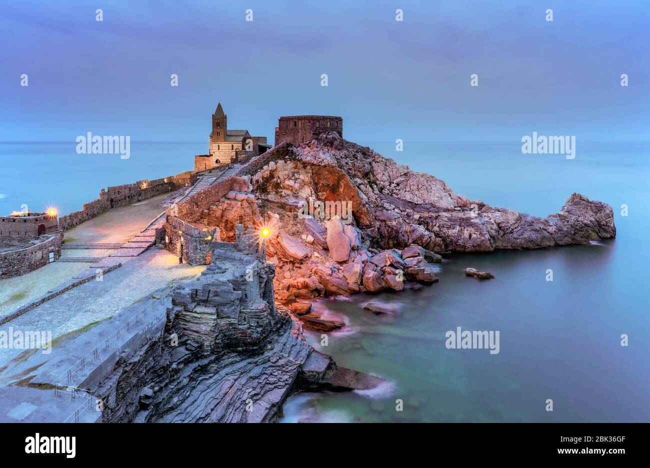 Italie Ligurie - Golfo dei Poeti - Portovenere Veduta - Église de San Pietro Banque D'Images