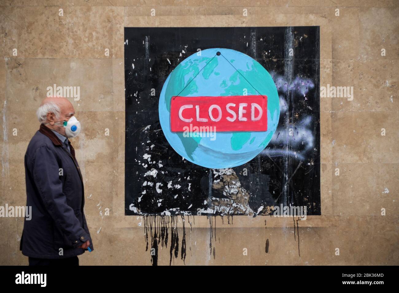 30 avril 2020, Téhéran, Iran: Un graffiti est vu dans le centre-ville de Téhéran, à la suite de la nouvelle maladie du coronavirus (COVID-19) qui surpasse en Iran. (Image crédit: © Rouzbeh Fouladi/ZUMA Wire) Banque D'Images